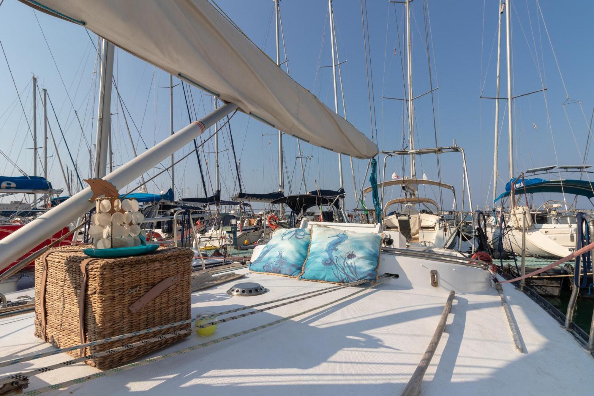 Quo Vadis Yacht Hotel Bari Exterior foto