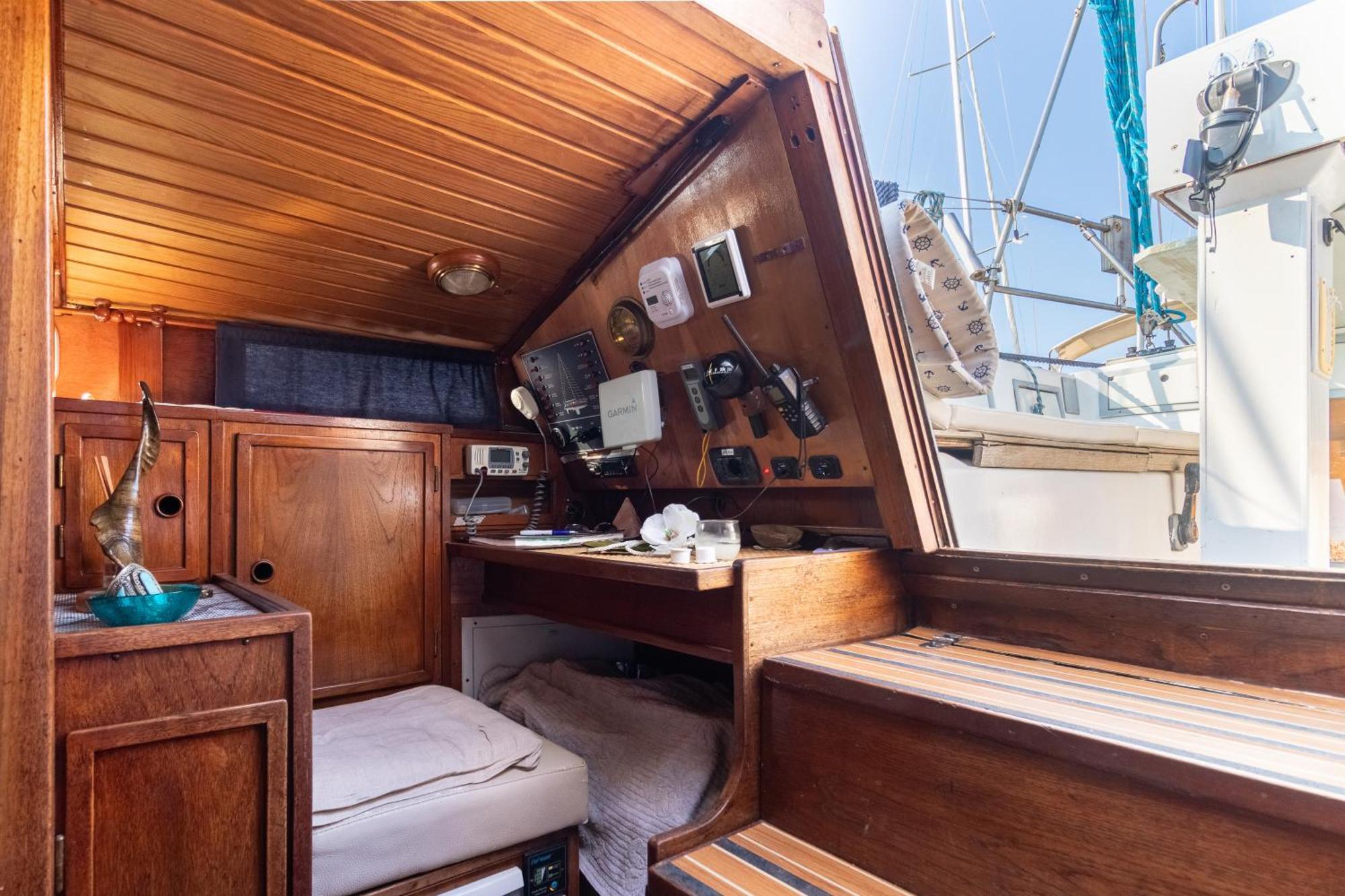 Quo Vadis Yacht Hotel Bari Exterior foto